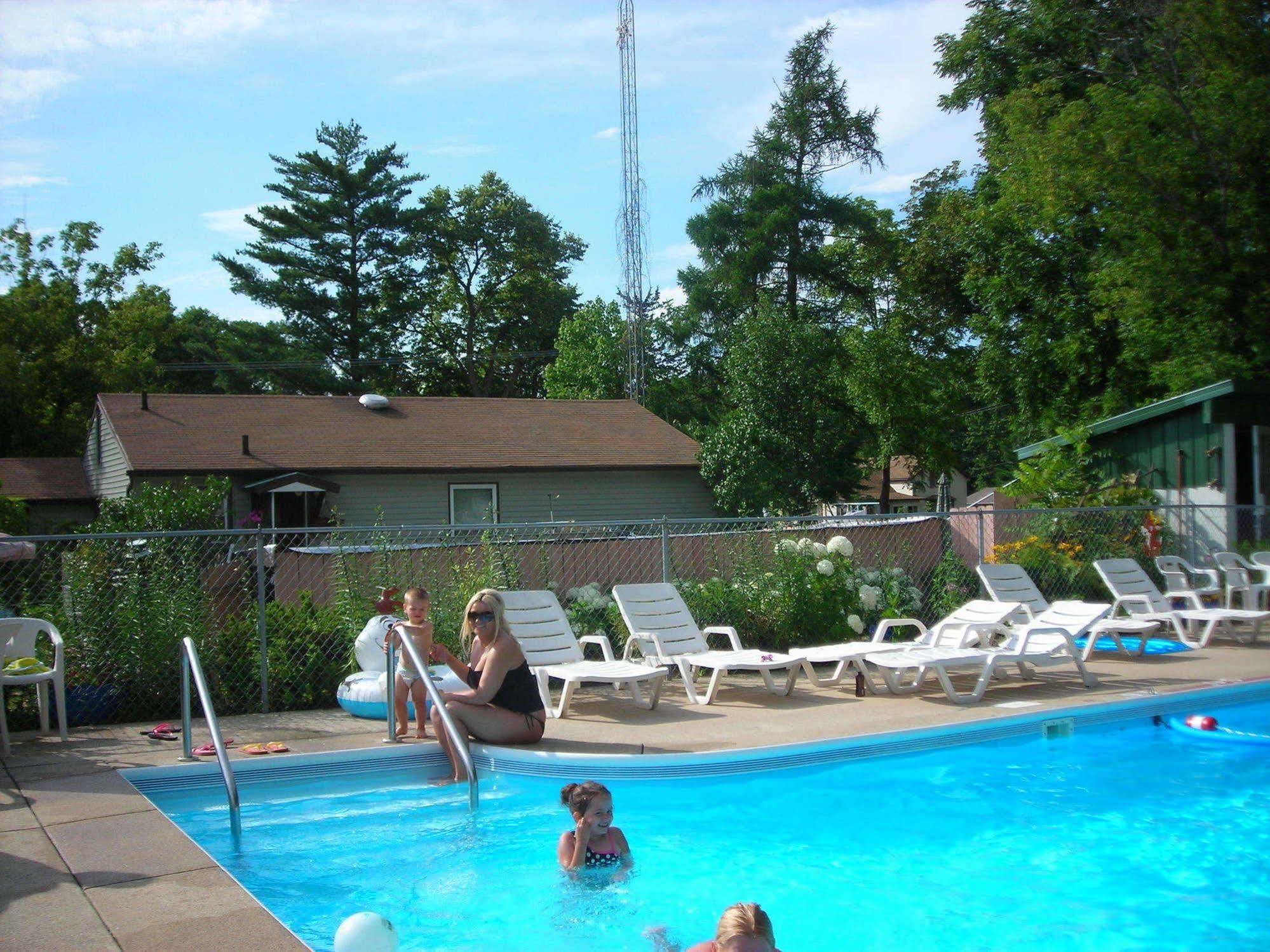 ويسكونسن الوديان Deer Trail Motel المظهر الخارجي الصورة